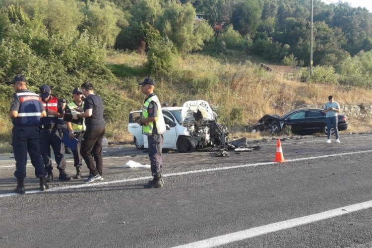 Yalova'da korkun&ccedil; kaza: 2 &ouml;l&uuml;, 5 yaralı