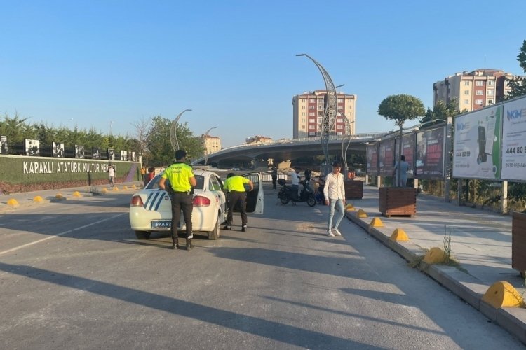 Tekirdağ'da yapımı s&uuml;ren yolda motosiklet devrildi: 1 ağır yaralı
