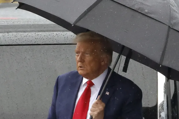 Trump: Bug&uuml;n ABD i&ccedil;in &ccedil;ok hazin bir g&uuml;n