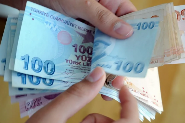 Emeklilik hayali kuranlara b&uuml;y&uuml;k fırsat! &Ccedil;alışmasına rağmen sigorta girişi olmayan EYT'ye hak kazanabilir