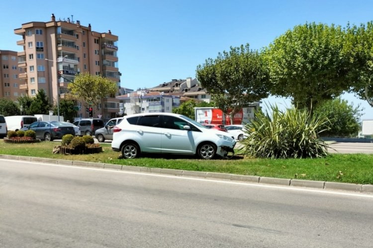 Bursa'da direksiyon hakimiyetini kaybetti, ref&uuml;je girdi