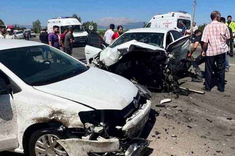 Isparta'da zincirleme kaza! 2'si &ccedil;ocuk 9 kişi yaralandı