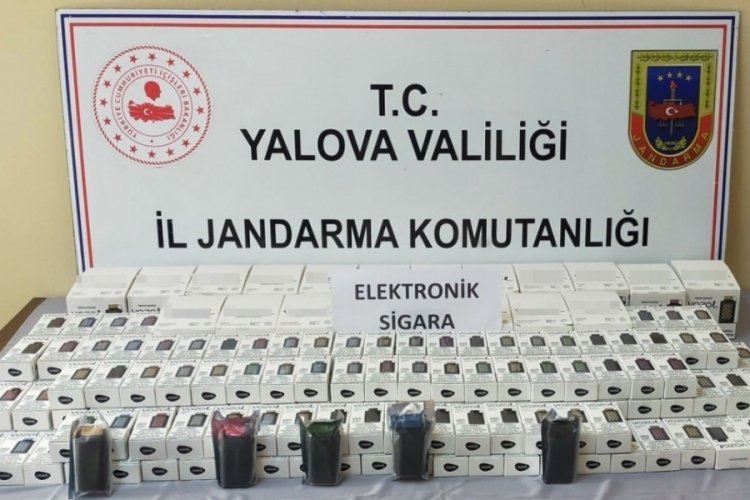 Yalova'da feribot yolcusunun valizinde 180 elektronik sigara ele ge&ccedil;irildi