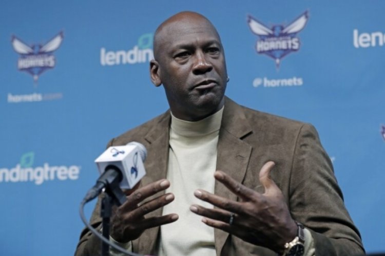 Michael Jordan Charlotte Hornets hisselerini devrediyor