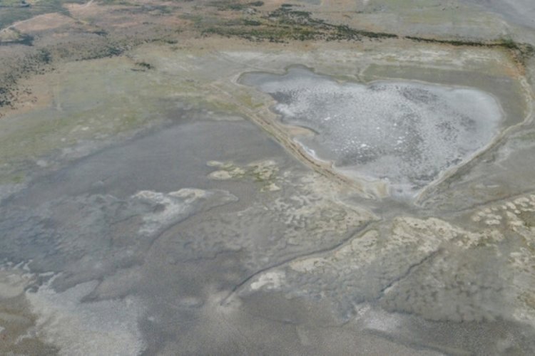&Ccedil;anakkale'de Uzunhızırlı G&ouml;leti kuraklıktan etkilendi