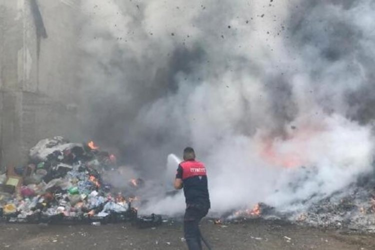 Ağrı'da ikinci el eşya d&uuml;kkanında yangın