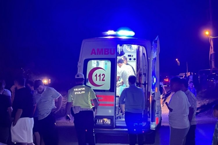 D&uuml;zce'de ara&ccedil; takla attı! 2 yaralı