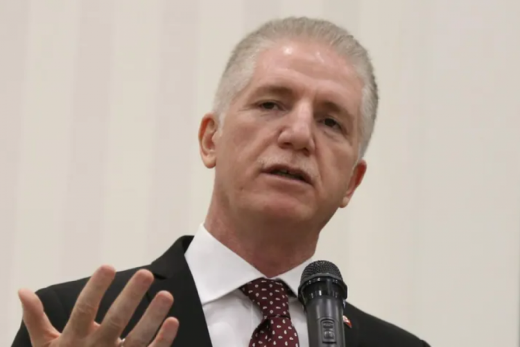 Vali Davut G&uuml;l: Kısa s&uuml;re i&ccedil;inde d&uuml;zensiz g&ouml;&ccedil; İstanbul'un g&uuml;ndeminden &ccedil;ıkacak