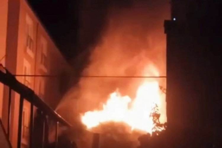 Sakarya'da samanlık alev alev yandı