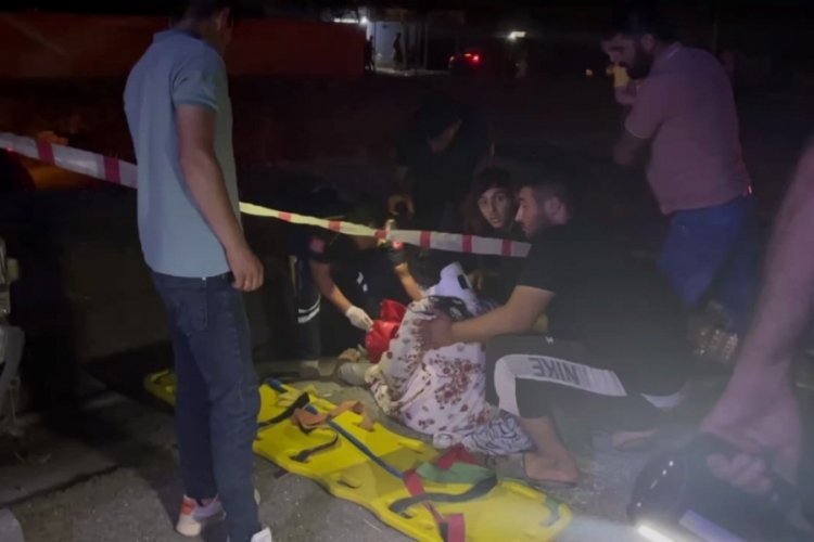 Şanlıurfa'da otomobiller &ccedil;arpıştı: &Ouml;l&uuml; ve yaralılar var