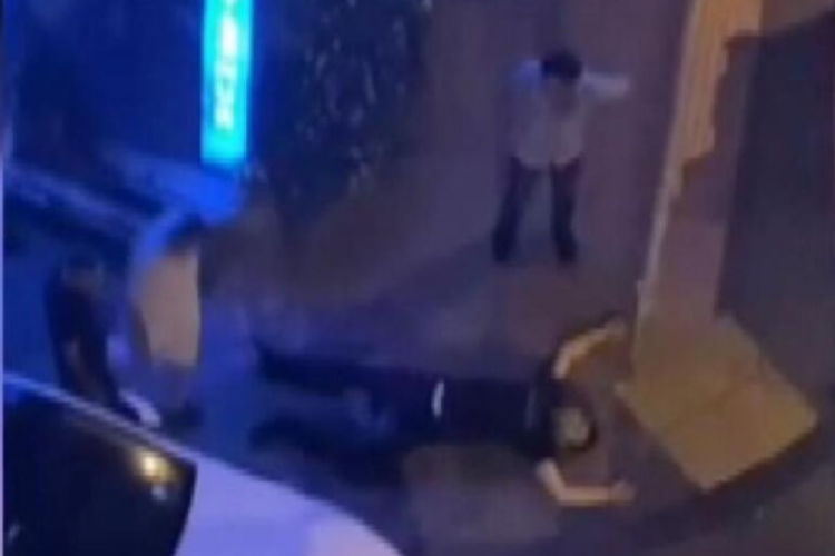 İstanbul'da 'y&uuml;ksek sesle m&uuml;zik' cinayeti!