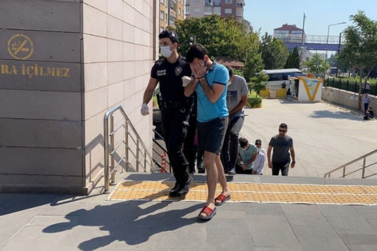 Eskişehir'de yan bakma kavgası kanla bitti!