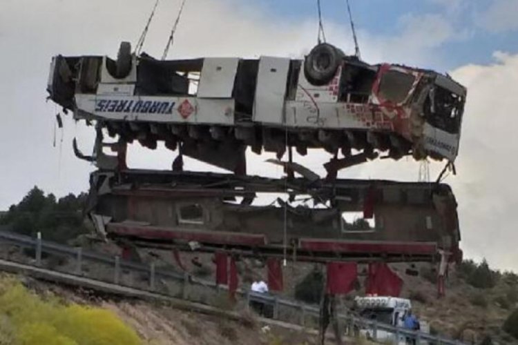 Kars'ta 8 kişinin hayatını kaybettiği kazada otob&uuml;s şof&ouml;r&uuml; tutuklandı