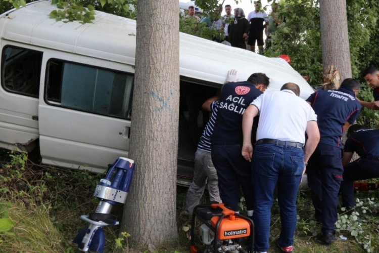 Kastamonu'da minib&uuml;s şarampole u&ccedil;tu