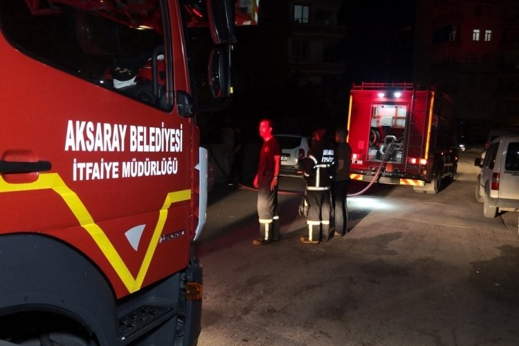 Aksaray'da 8 katlı apartmanda yangın