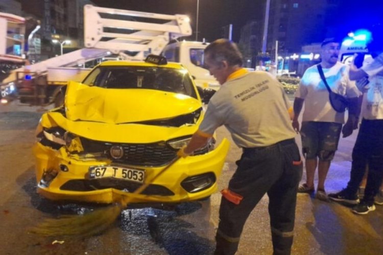 Zonguldak'ta ticari taksi ile otomobil &ccedil;arpıştı! 11 yaralı