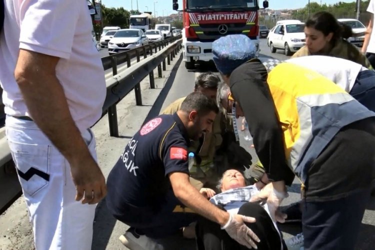 İstanbul'da trafik kazasında yaralanan kızını g&ouml;ren anne bayıldı