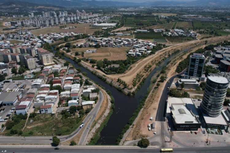 Bursa'da 'kara dere' zehir akıtıyor!