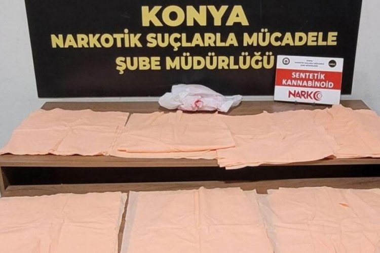 Değeri 50 milyon lira! Kağıtlara emdirilmiş uyuşturucu ele ge&ccedil;irildi