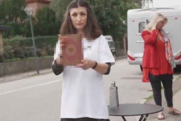 İran asıllı kadın Kur'an-ı Kerim'i rende ile par&ccedil;aladı
