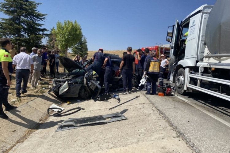 Cenaze d&ouml;n&uuml;ş yolunda kaza: 1 &ouml;l&uuml;, 3 yaralı