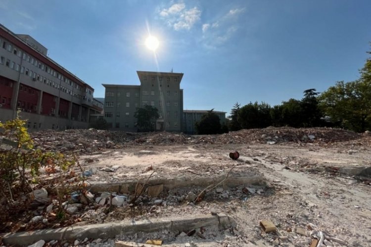 Bursa Muradiye Devlet Hastanesi ne zaman a&ccedil;ılacak? Milletvekili Refik &Ouml;zen a&ccedil;ıkladı