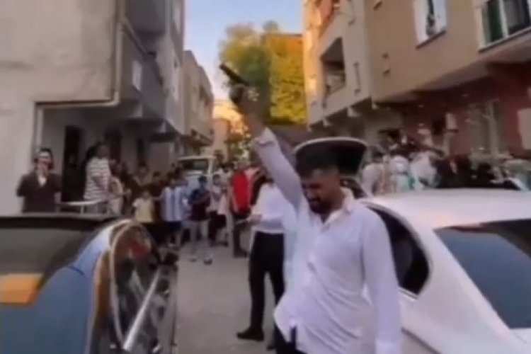 Bursa'da d&uuml;ğ&uuml;n konvoyu silahla havaya ateş a&ccedil;tı!