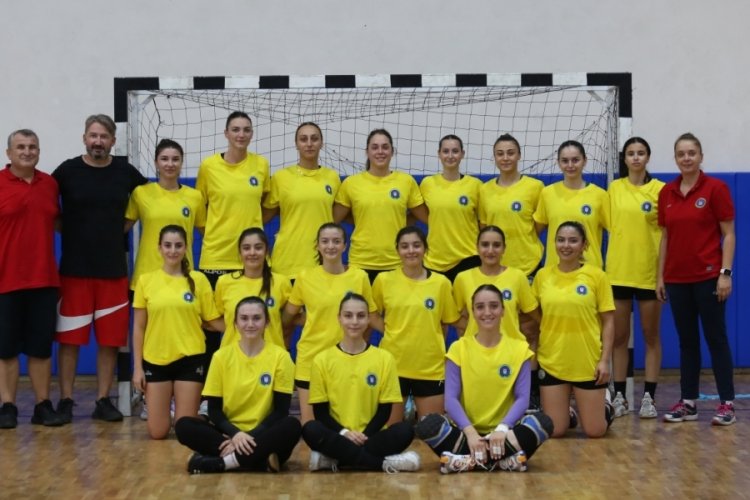 Bursa B&uuml;y&uuml;kşehir Belediyespor yeni sezon &ouml;ncesi ilk hazırlık ma&ccedil;ından galibiyetle ayrıldı
