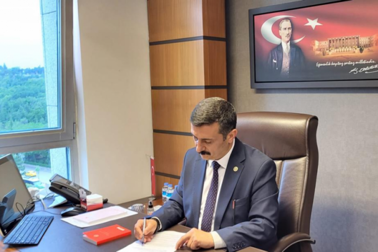 T&uuml;rkoğlu'ndan Ulaştırma ve Altyapı Bakanı'na Hızlı Tren ve Metro sorgusu