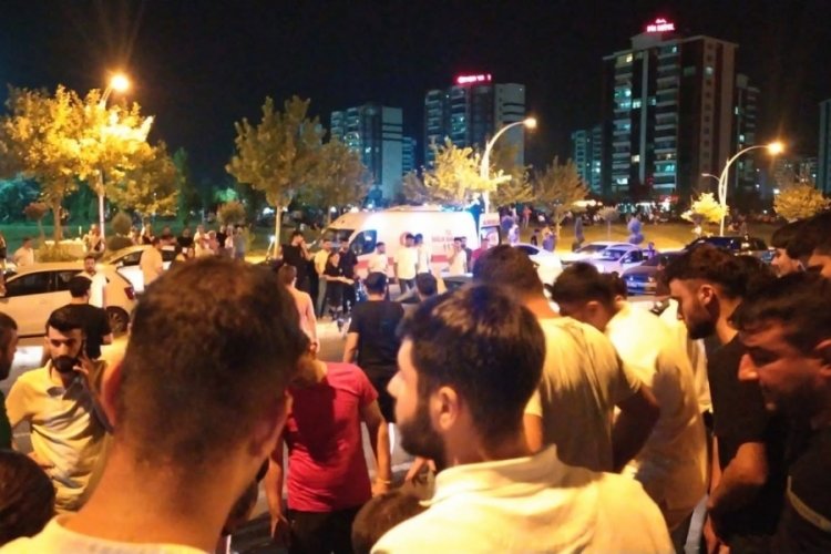 Diyarbakır'da ticari taksinin &ccedil;arptığı yaya yaralandı