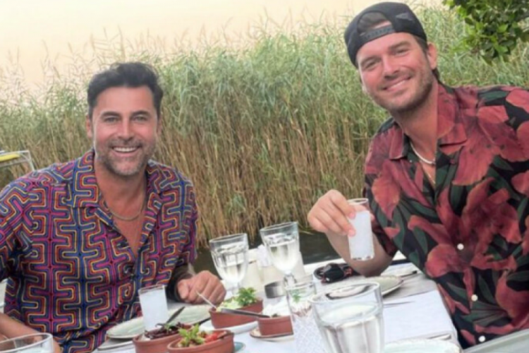 Kıvan&ccedil; Tatlıtuğ ile Kıvan&ccedil; Kasabalı'dan keyif pozu