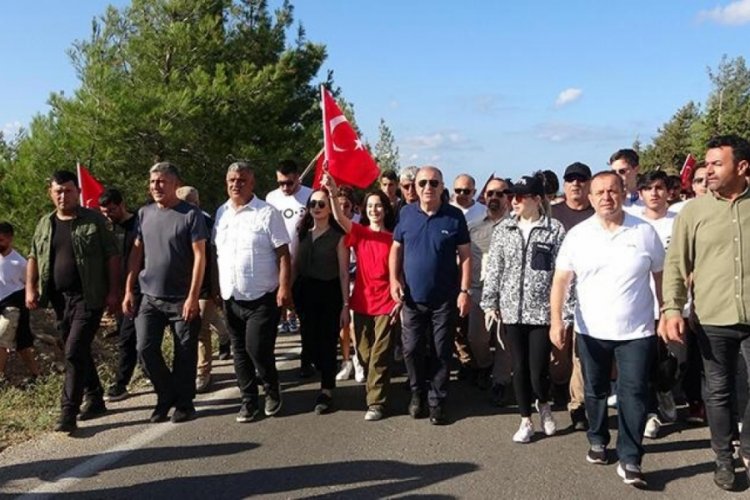 Zafer Partisi Genel Başkanı &Uuml;mit &Ouml;zdağ'dan 'Zafer Y&uuml;r&uuml;y&uuml;ş&uuml;'