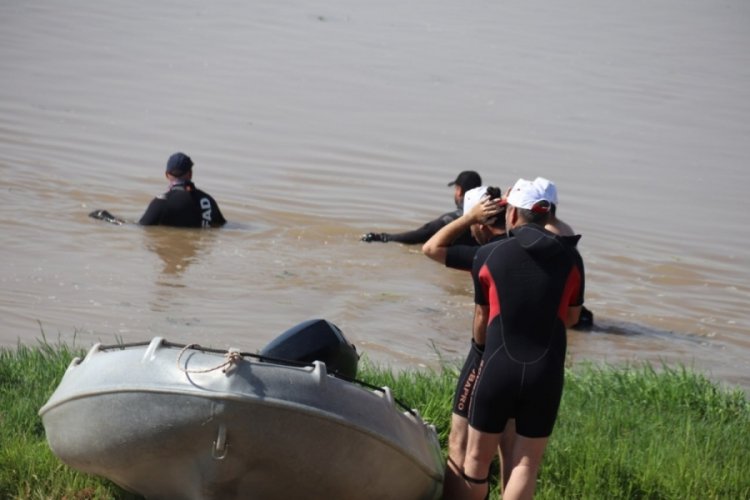 Dicle Nehri'nde kayıp ihbarı yapılan kişi 15 saattir aranıyor