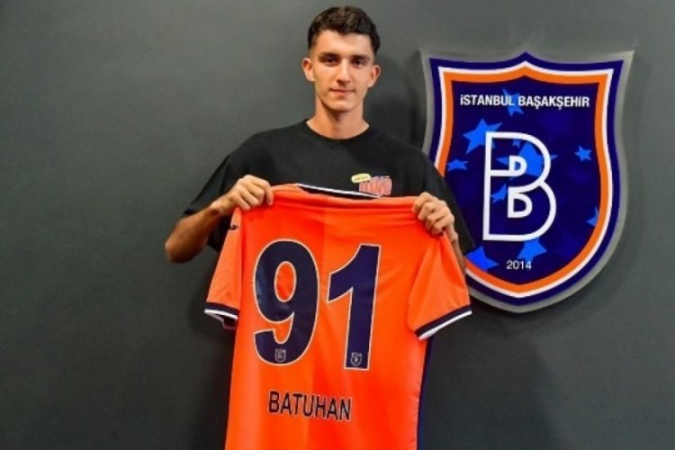 Başakşehir, Batuhan &Ccedil;elik'in s&ouml;zleşmesini uzattı