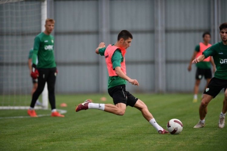 Bursaspor g&uuml;n&uuml; &ccedil;ift antrenmanla tamamladı
