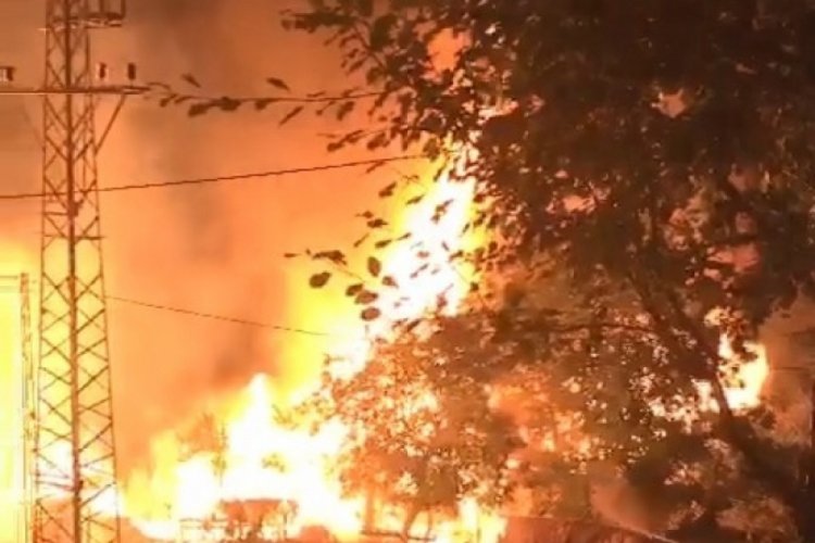 Kastamonu'da k&ouml;yde &ccedil;ıkan yangında 7 ev yandı