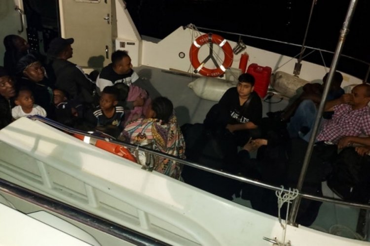 İzmir a&ccedil;ıklarında 67 d&uuml;zensiz g&ouml;&ccedil;men kurtarıldı