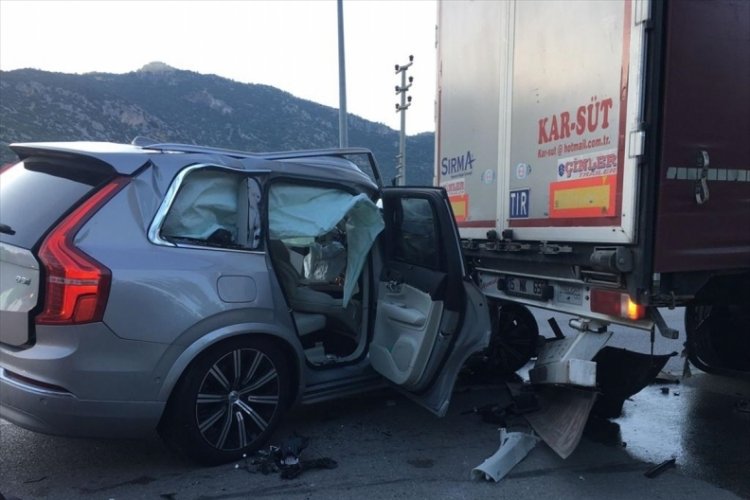 Şarkıcı Tan Taş&ccedil;ı trafik kazası ge&ccedil;irdi