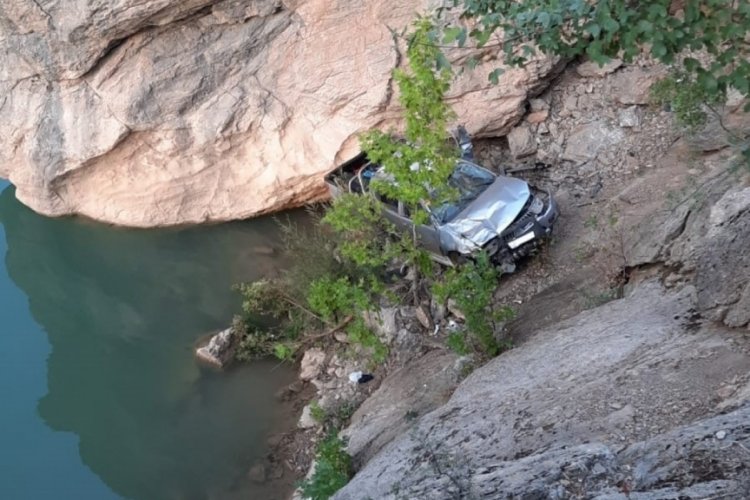 Karaman'da kamyonet G&ouml;ksu Nehrine u&ccedil;tu: 1 &ouml;l&uuml;, 1 yaralı