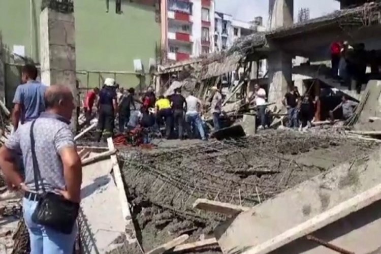 Hatay'da inşaatta g&ouml;&ccedil;&uuml;k oluştu! Kurtarma &ccedil;alışması s&uuml;r&uuml;yor