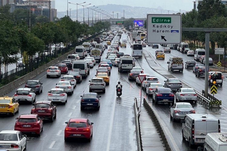 İstanbul'da yağmur sonrası trafik yoğunluğu yaşandı