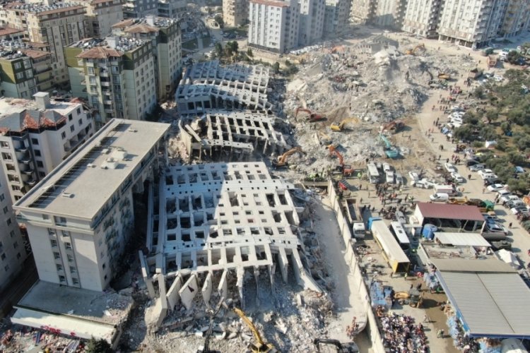 Hatay'da binaların yerini boş araziler aldı