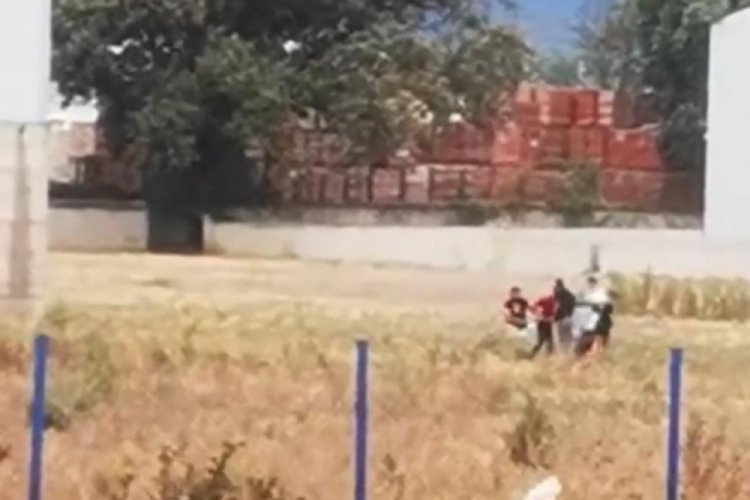 Bursa'da yangın nedeniyle kavga &ccedil;ıktı! Tekme ve yumruklar havada u&ccedil;uştu