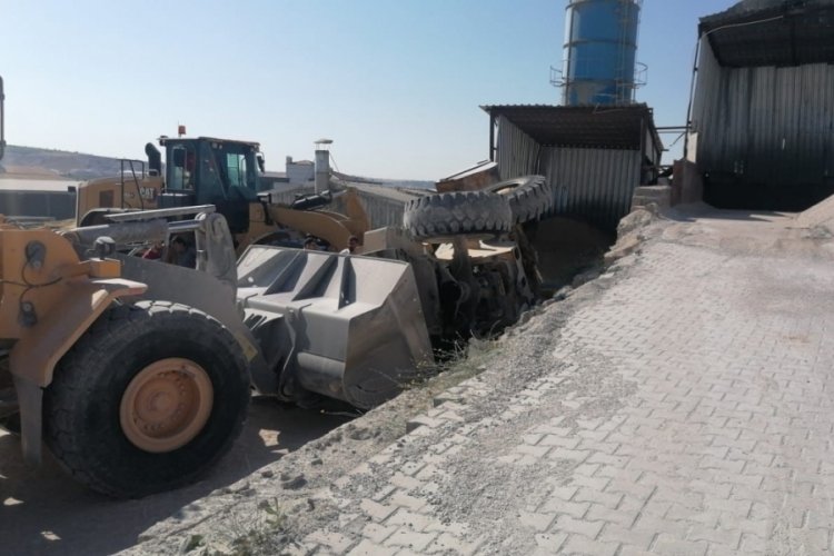 Nevşehir'de iş makinası devrildi