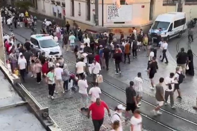 İstiklal Caddesi'nde etrafa dolar sa&ccedil;ıp, g&ouml;r&uuml;nt&uuml; kaydeden grup serbest bırakıldı