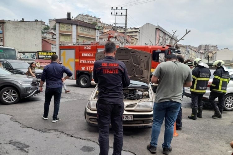 Zonguldak'ta ara&ccedil;tan &ccedil;ıkan dumanlar paniğe neden oldu