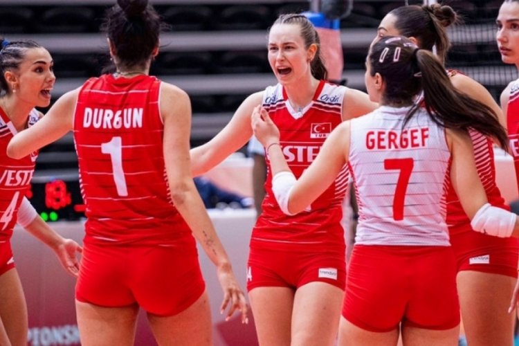 19 Yaş Altı Kız Voleybol Milli Takımı d&uuml;nya ikincisi oldu