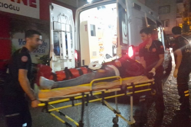 Zonguldak'ta Kayganlaşan yolda devrilen motosiklet s&uuml;r&uuml;c&uuml;s&uuml; yaralandı