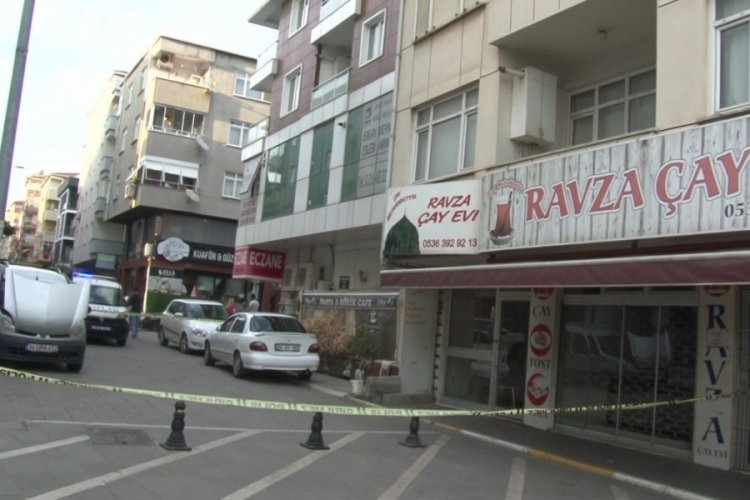 İstanbul'da siyan&uuml;r i&ccedil;en adam hastaneye kaldırıldı