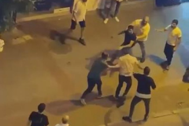 Bursa'da iki grup arasında bı&ccedil;aklı kavga! 1 yaralı